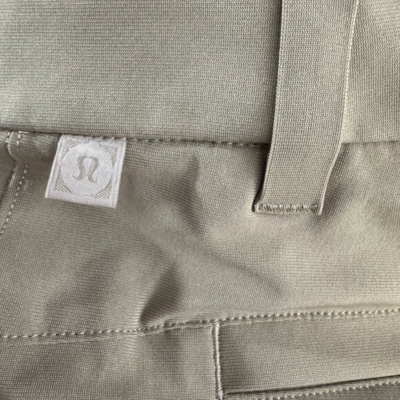Lululemon Commission Short Mens Size 38 Slim Warpstreme 9" Tan Khaki SS-2123 - Picture 6 of 10